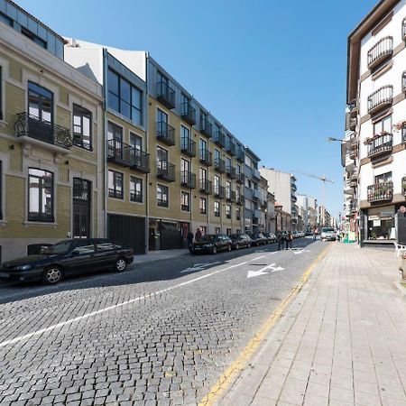 Lovelystay - Downtown Balcony Apartment With Free Parking Порто Екстериор снимка