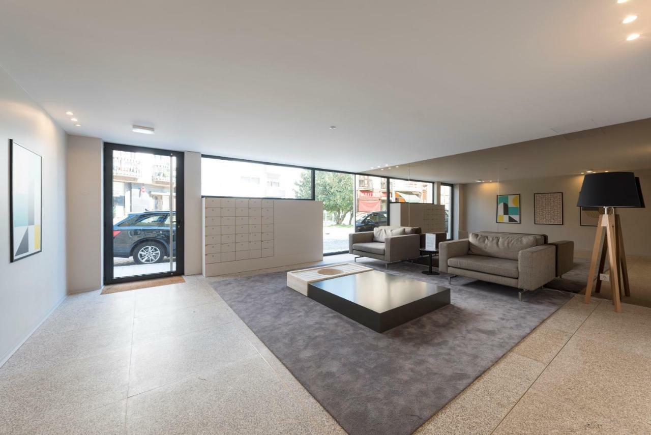 Lovelystay - Downtown Balcony Apartment With Free Parking Порто Екстериор снимка