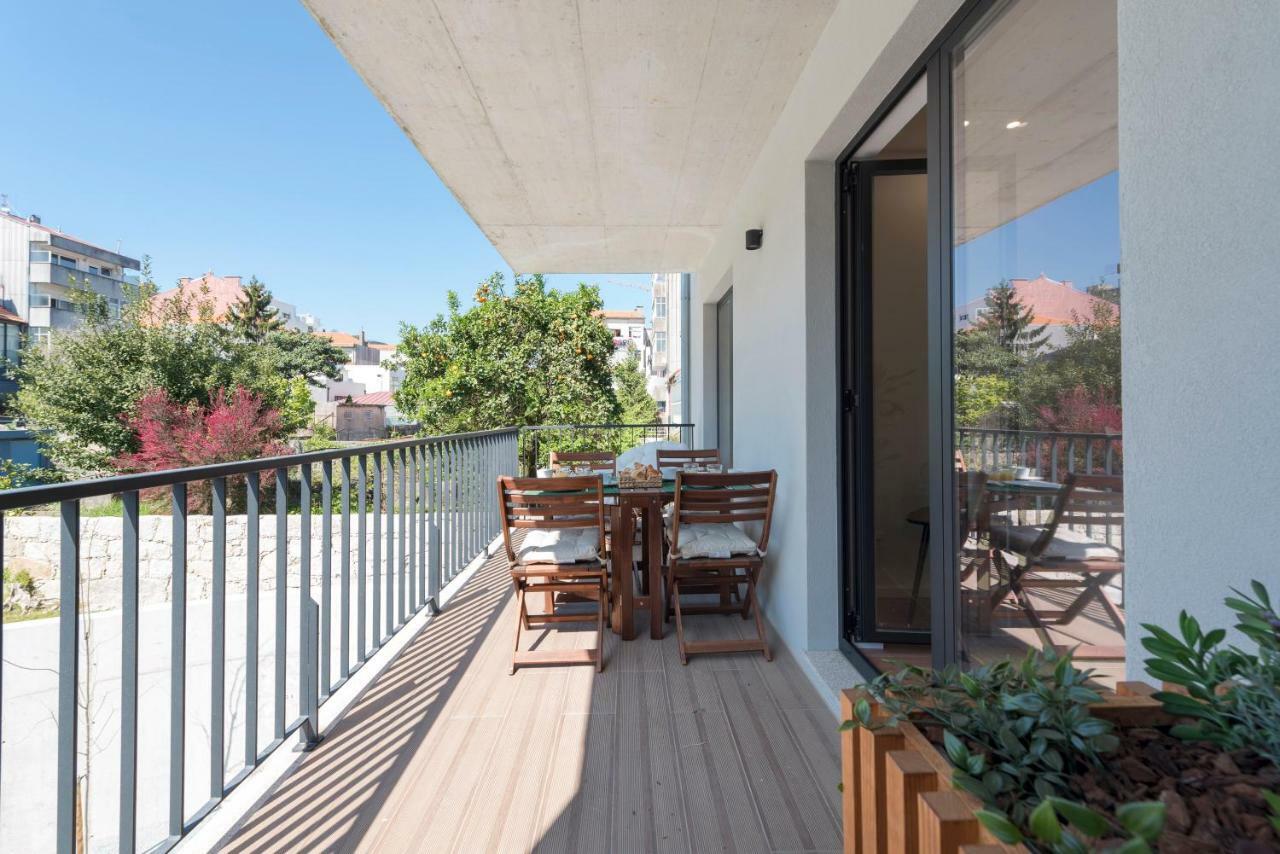 Lovelystay - Downtown Balcony Apartment With Free Parking Порто Екстериор снимка