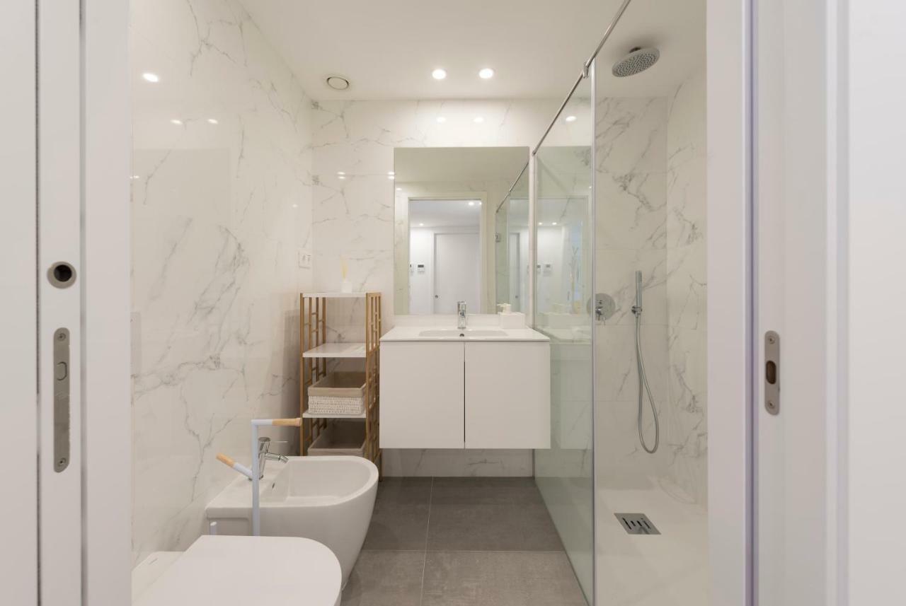 Lovelystay - Downtown Balcony Apartment With Free Parking Порто Екстериор снимка