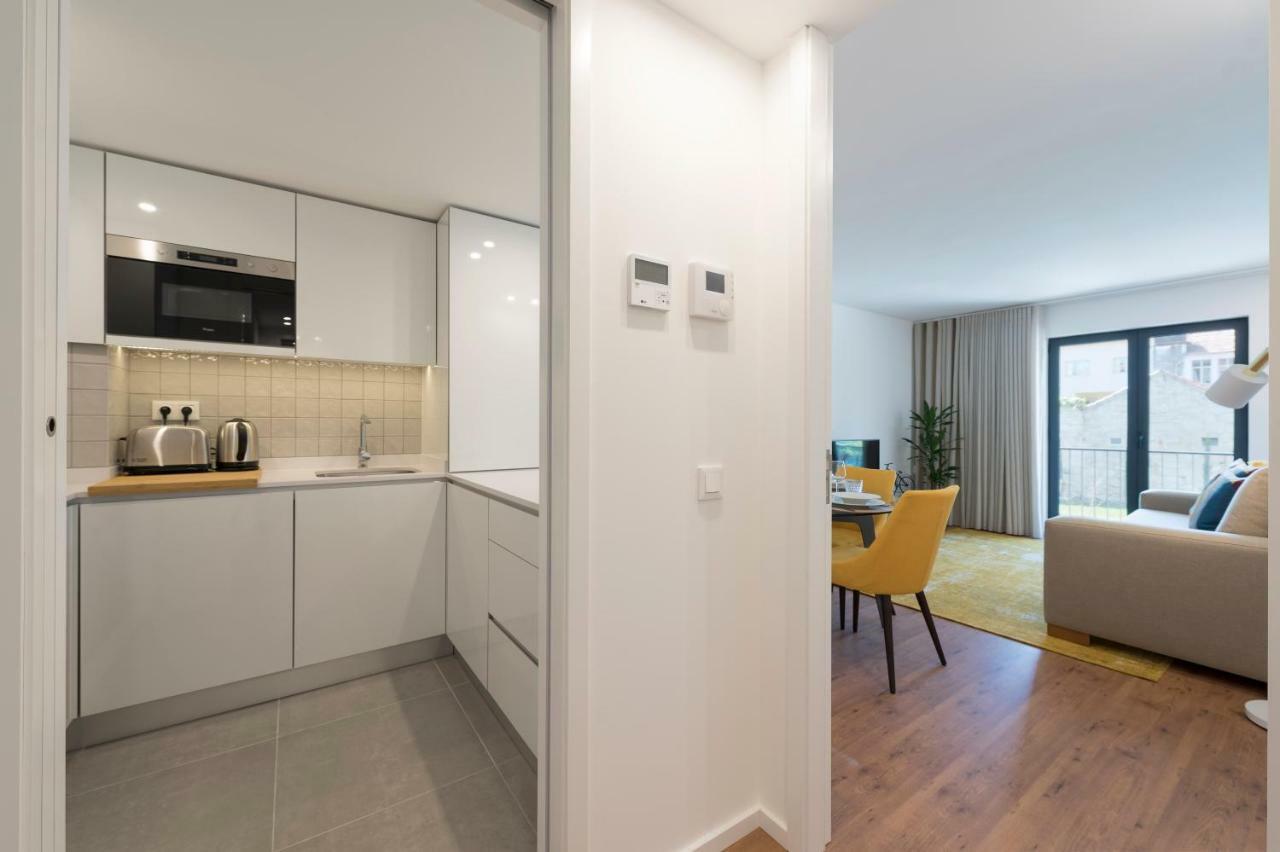 Lovelystay - Downtown Balcony Apartment With Free Parking Порто Екстериор снимка